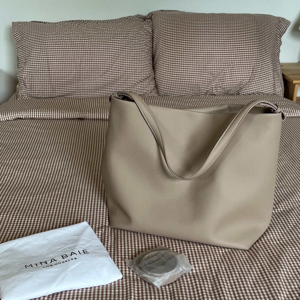 Mina Baie Harlow Full Vegan Leather Tote Bag in Sand